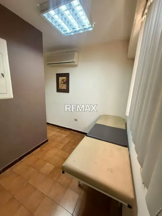 CONSULTORIO EN ALQUILER UBICADO EN EL OESTE DE BARQUISIMETO, CARRERA 21 ENTRE 55 Y 56 - 6
