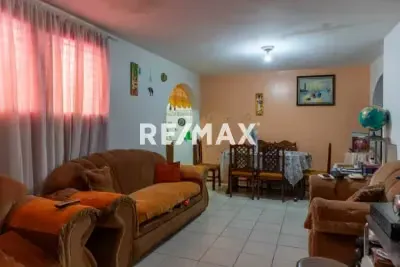 En venta local con apartamentos - 4