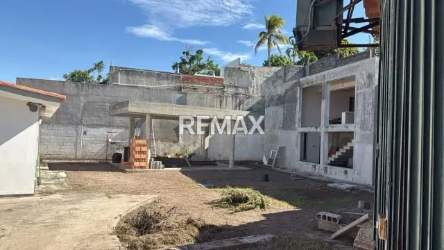 Venta de casa para remodelación en Colinas de Santa Rosa de Santa Rosa - 6