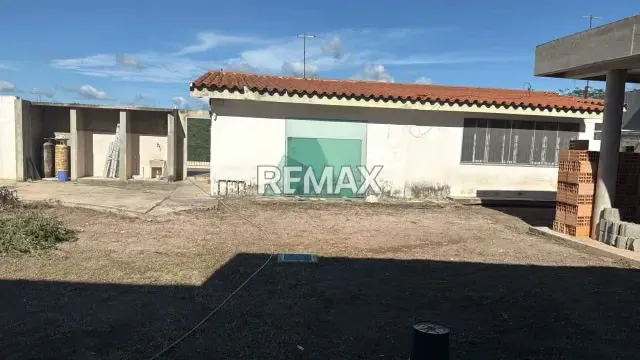 Venta de casa para remodelación en Colinas de Santa Rosa de Santa Rosa - 8