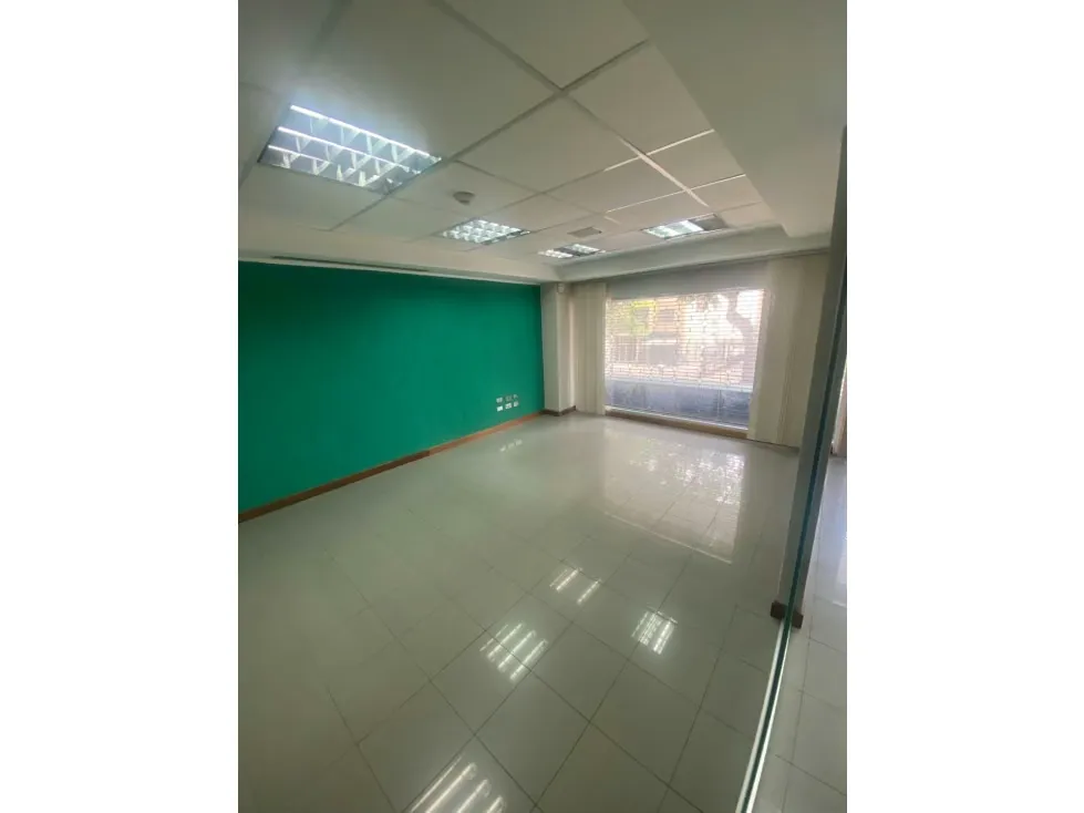 Alquilo local comercial a pie de calle 226m2 Valle Abajo 4768 - 3