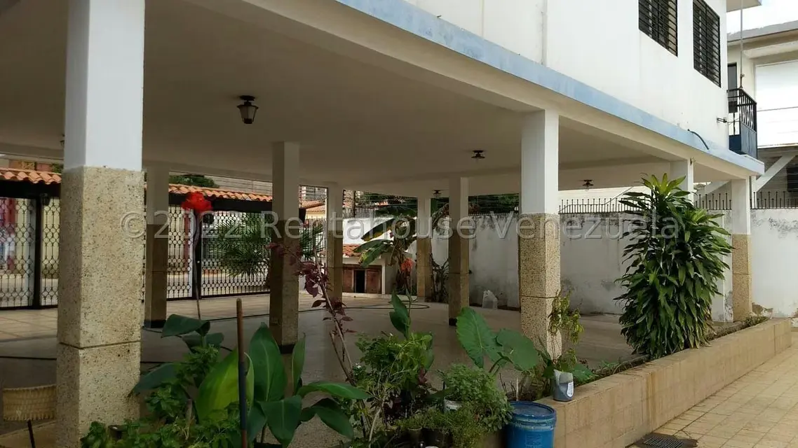 Casa (Colonial) en Venta en Avenida Baralt, Zulia - 19