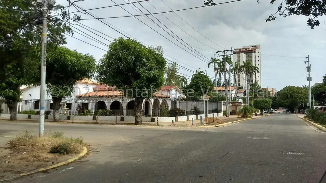 Casa (Colonial) en Venta en Avenida Baralt, Zulia - 4