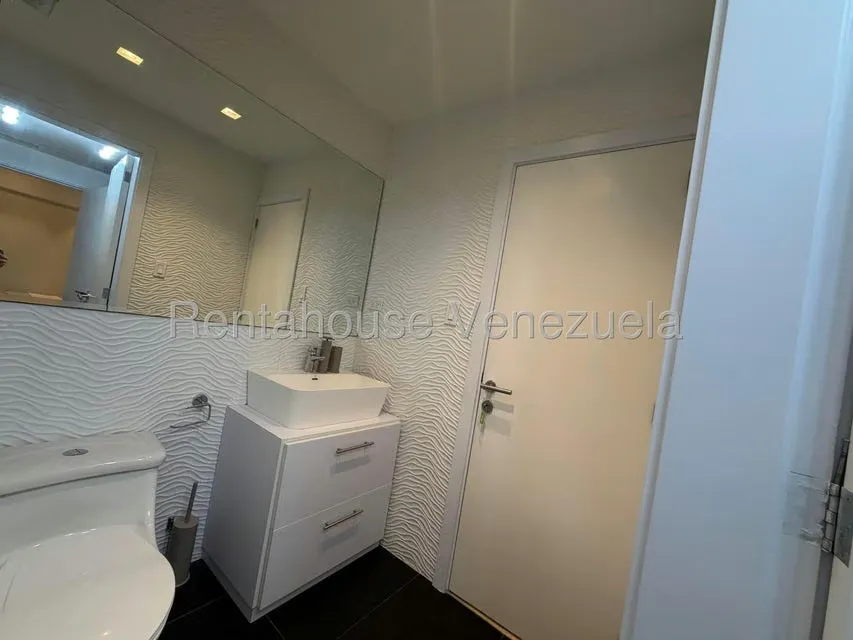 Apartamento (1 Nivel) en Alquiler en La Lagunita Country Club, Distrito Metropolitano - 16