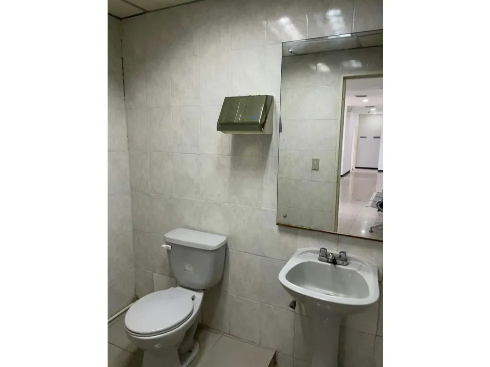 Se vende clinica 1000m2 Chuao 8916 - 22