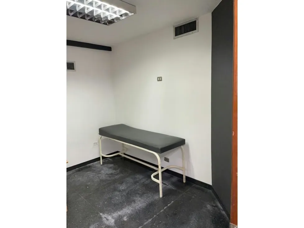 Se vende clinica 1000m2 Chuao 8916 - 26
