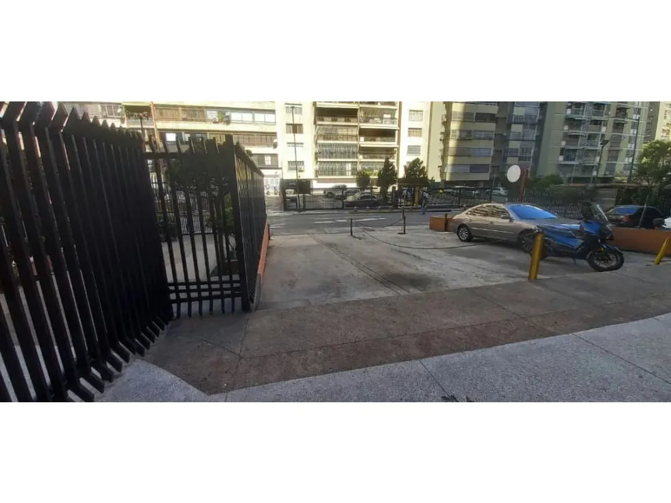 Alquilo local comercial 90m2 Los Ruices 5640 - 2