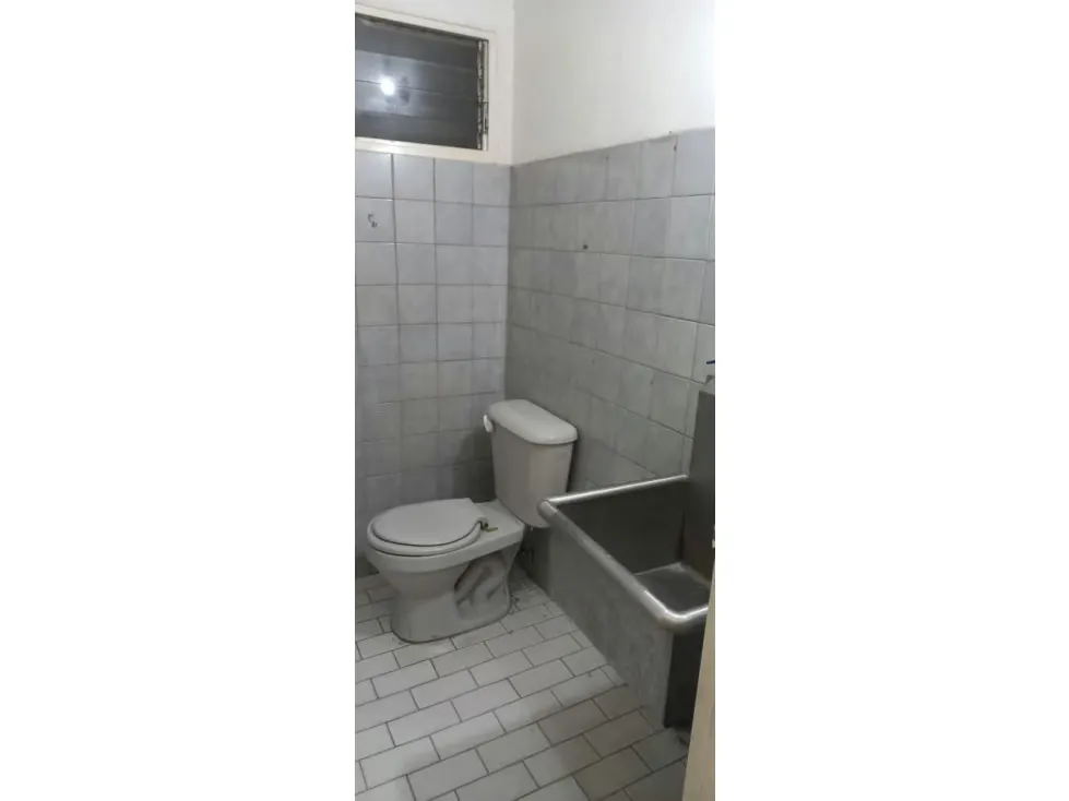 Alquilo local comercial 90m2 Los Ruices 5640 - 10