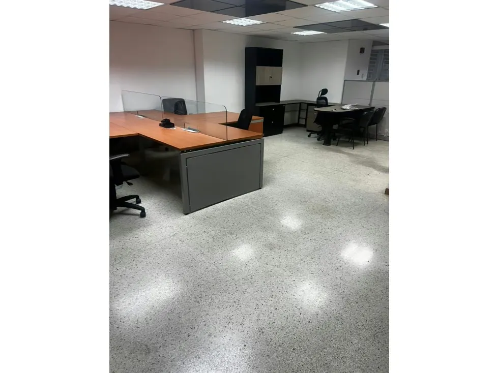 Alquilo oficina 176m2 Altamira 4919 - 2