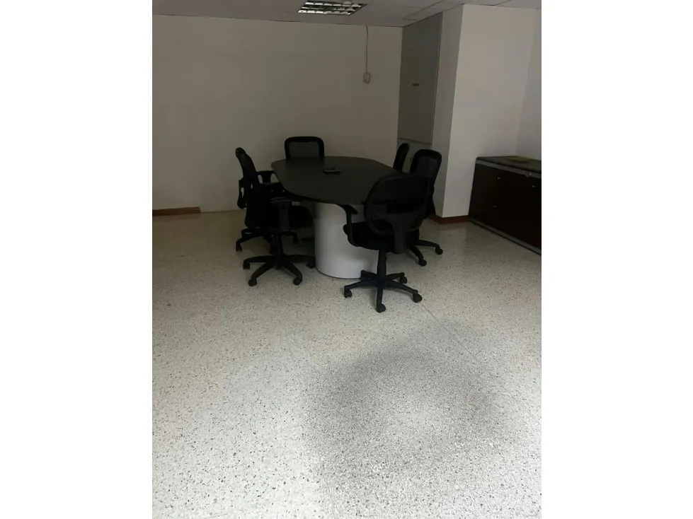 Alquilo oficina 176m2 Altamira 4919 - 7