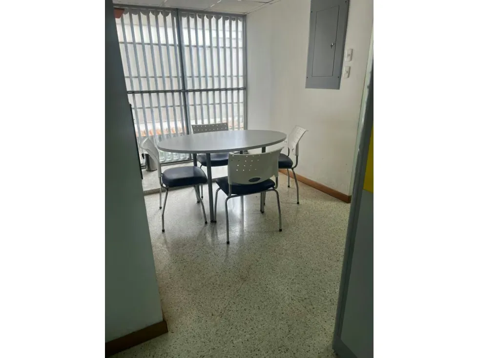 Alquilo oficina 176m2 Altamira 4919 - 8