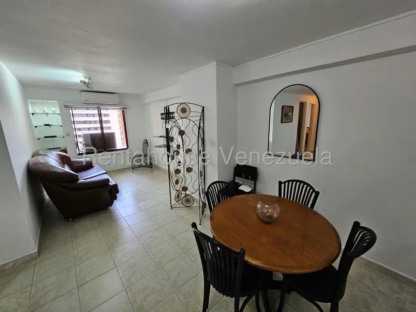 Apartamento (1 Nivel) en Alquiler en Sabana Grande, Distrito Metropolitano - 3
