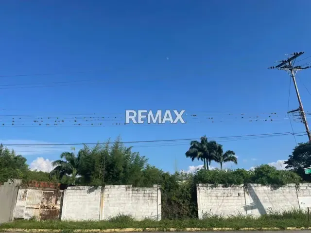 Terreno en venta en Colinas de Guataparo - 3
