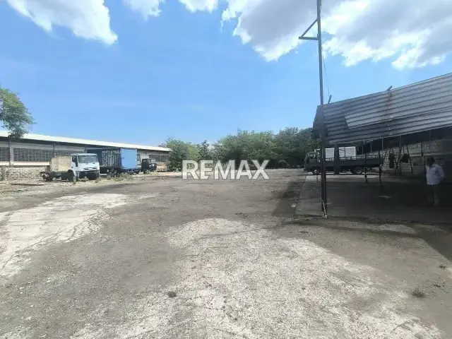 En alquiler terreno industrial en la zona industrial municipal norte Valencia