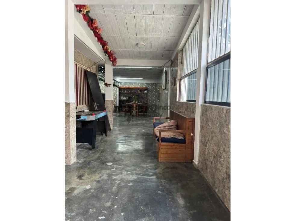 Venta casa (para remodelar) Quintas de Naguanagua. Urb La Granja - 2