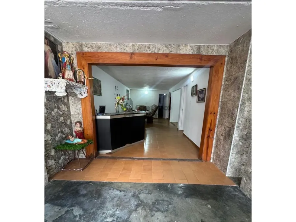 Venta casa (para remodelar) Quintas de Naguanagua. Urb La Granja - 3