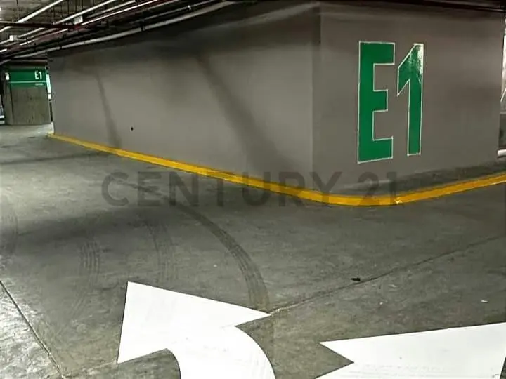Oficina en Venta en Centro Empresarial La Esmeralda en Campo Alegre - 16