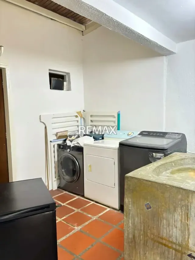 Oportunidad en el Este de Barquisimeto Casa de dos niveles Urb.Valparaiso brqto edo Lara - 12