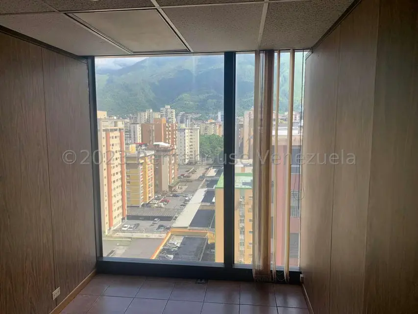 Oficina en Alquiler en La Urbina, Distrito Metropolitano - 3