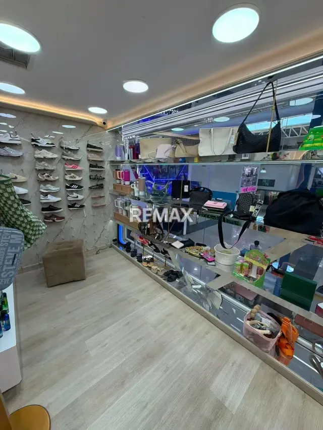 En Venta Local Comercial En Mercado La Isla - Av. Llano Adentro - 5