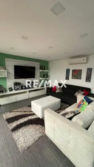 LUJOSA Y MODERNA CASA UBICADA EN CIUDAD ROCA, BARQUISIMETO
