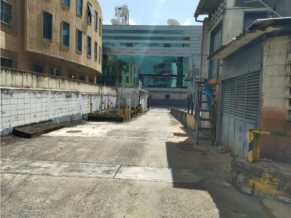 En venta planta industrial 400m2 Horizonte