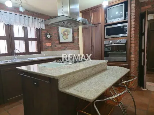 Casa. Venta. poligono de tiro - 2