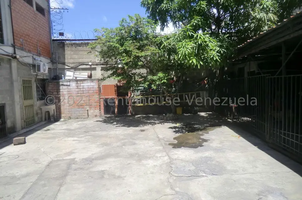 Casa (Multipes Niveles) en Venta en Guarenas, Miranda - 3