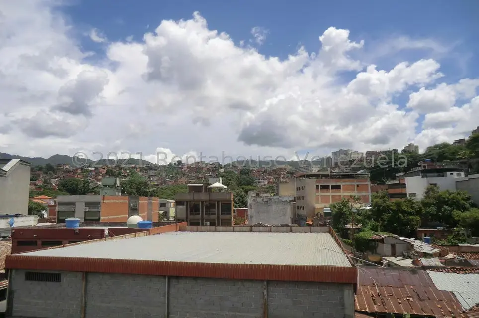 Casa (Multipes Niveles) en Venta en Guarenas, Miranda - 9