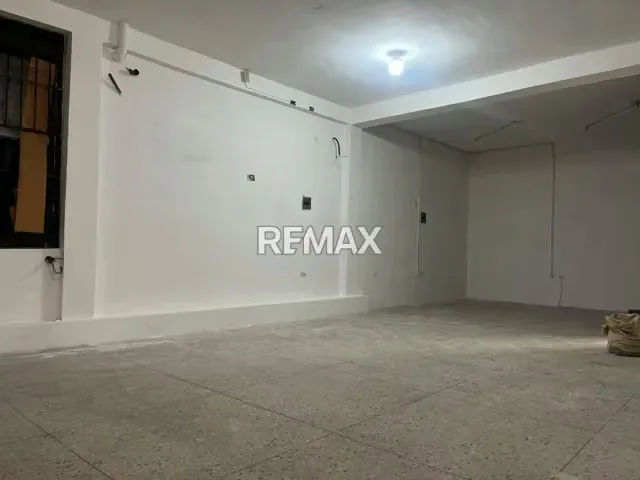 Local Comercial N° 19 en Alquiler Avenida Andrés Bello entre Carreras 21 y 22 Zona Centro-Barquisimeto - 3
