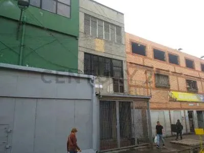 En venta Edificio Comercial en Catia. 845 USDxm² | con Local/Depósitos/Oficinas