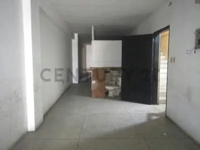 En venta Edificio Comercial en Catia. 845 USDxm² | con Local/Depósitos/Oficinas - 7