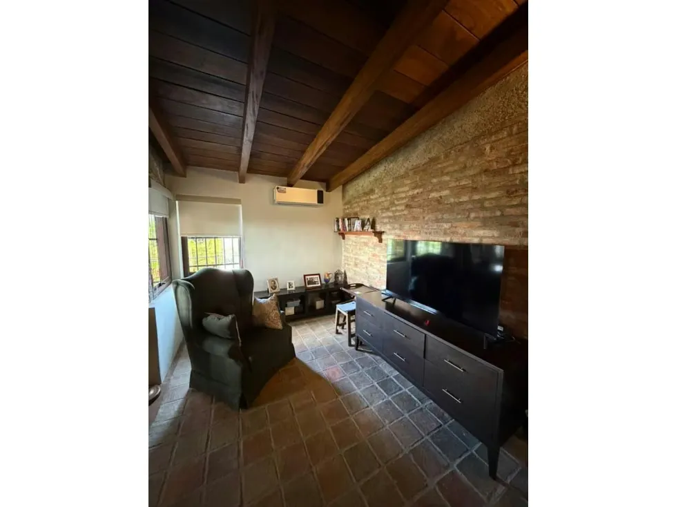 Se vende casa 400m2 Oripoto 4730 - 7
