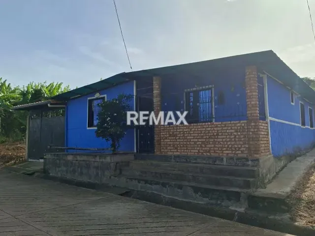 Se vende Bella casa en tamuco a pie de calle de montecarmelo