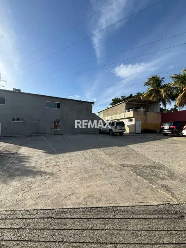 En Venta Casa en Cumbres del Manzano, urbanismo Privado. - 2