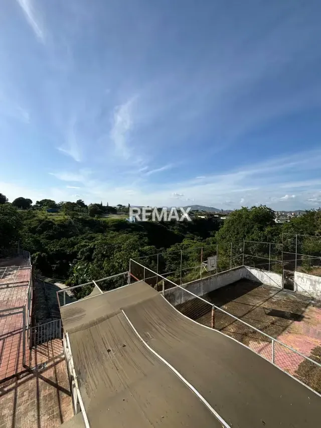 En Venta Casa en Cumbres del Manzano, urbanismo Privado. - 8