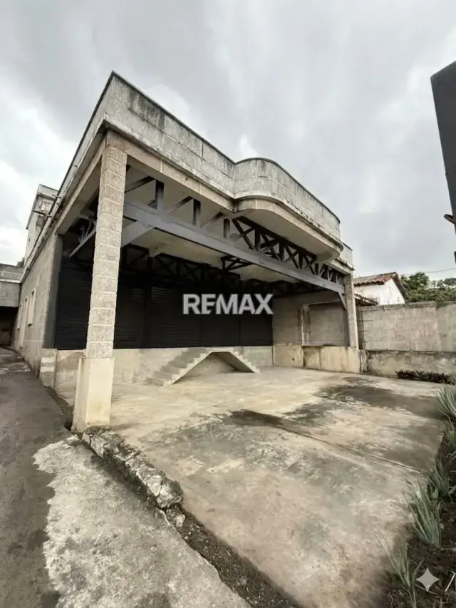 VENTA DE INMUEBLE MULTIPROPOSITO COMERCIAL, LAS ACACIAS VALERA ESTADO TRUJILLO