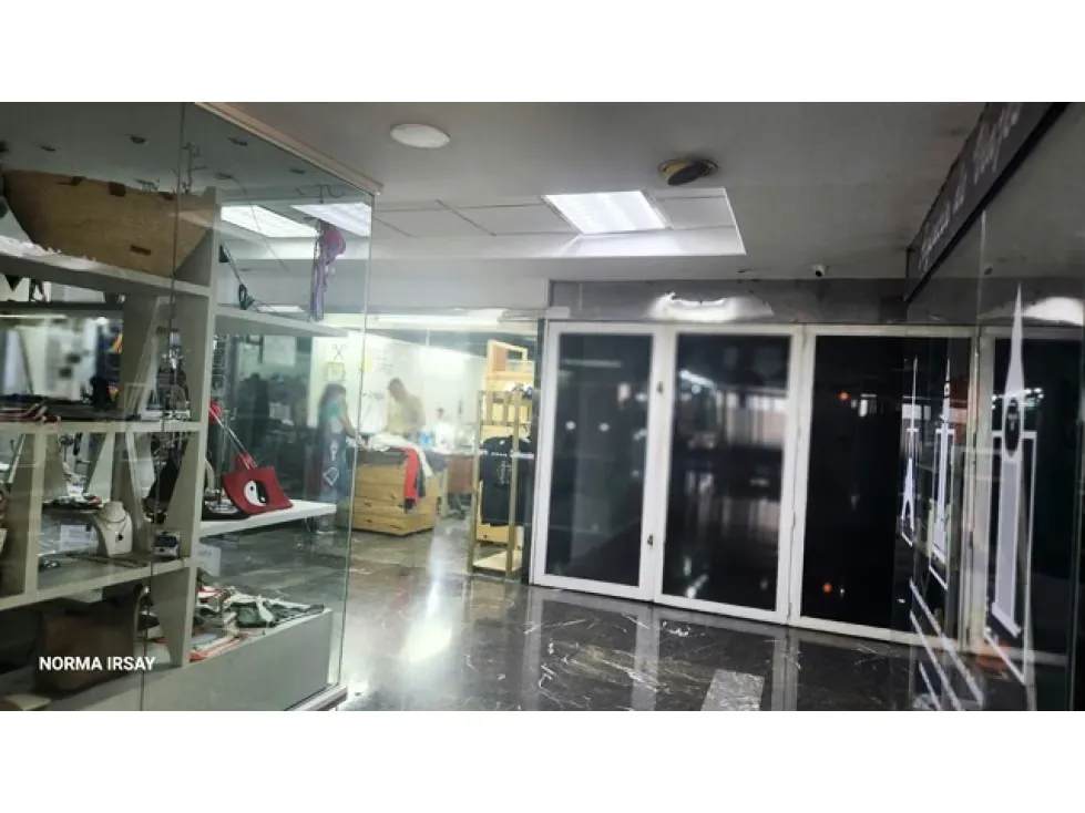 Se vende local comercial 656m2 CC Concresa 7593 - 2