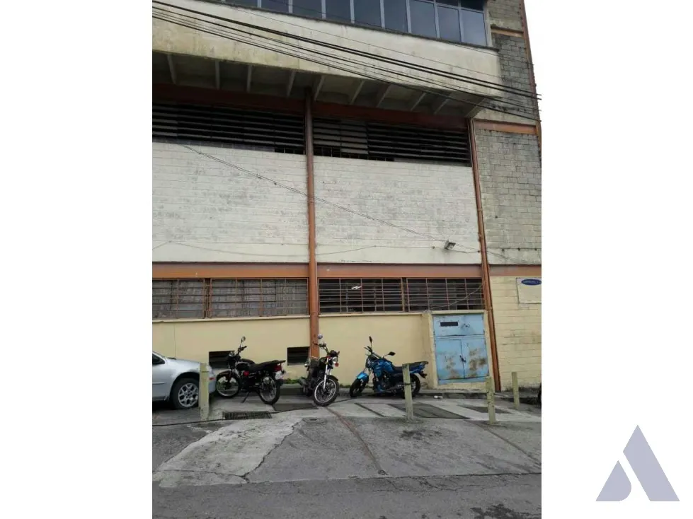 Vendo edificio industrial 3.900m2 Urb San Antonio de Los Altos 4080 - 2