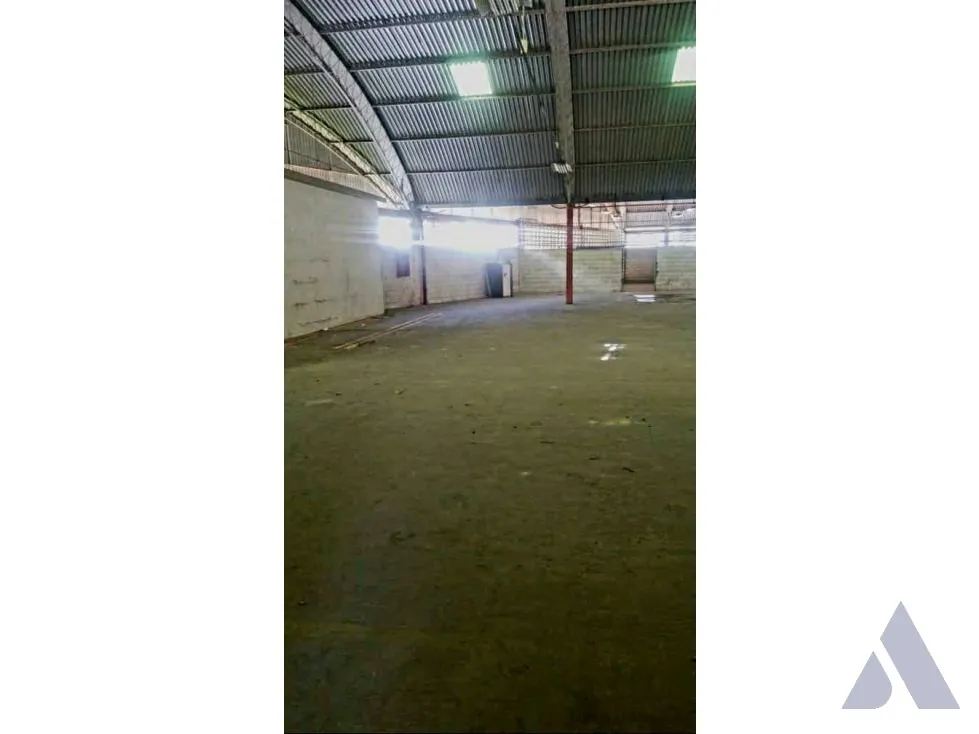 Vendo edificio industrial 3.900m2 Urb San Antonio de Los Altos 4080 - 11
