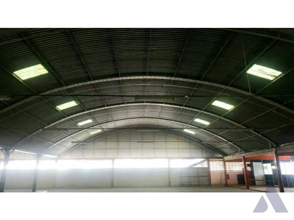 Vendo edificio industrial 3.900m2 Urb San Antonio de Los Altos 4080 - 6