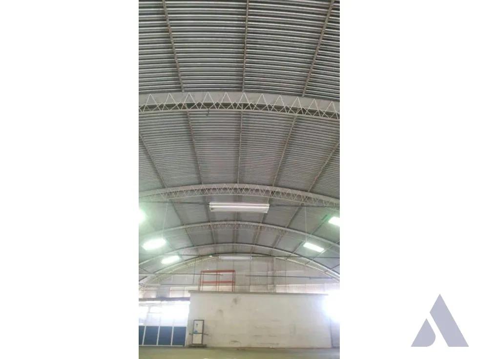 Vendo edificio industrial 3.900m2 Urb San Antonio de Los Altos 4080 - 8