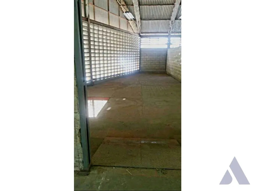 Vendo edificio industrial 3.900m2 Urb San Antonio de Los Altos 4080 - 9