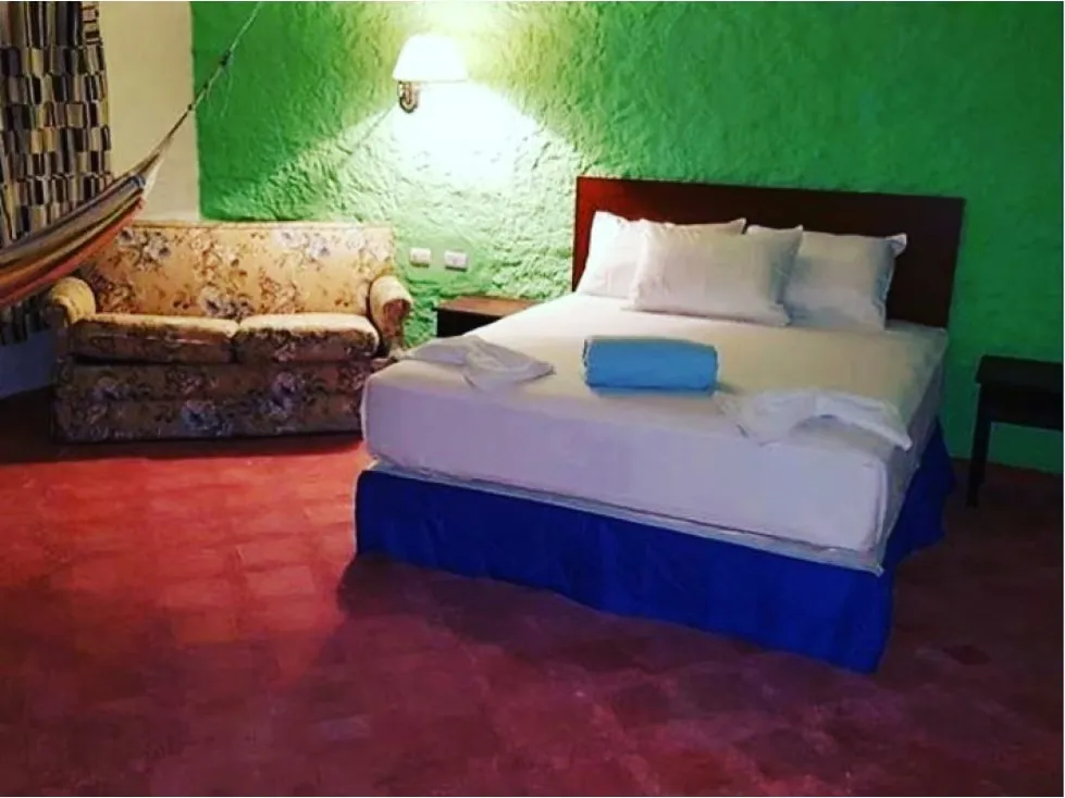 Vendo hotel 3300m2 Tucacas 8630 - 7