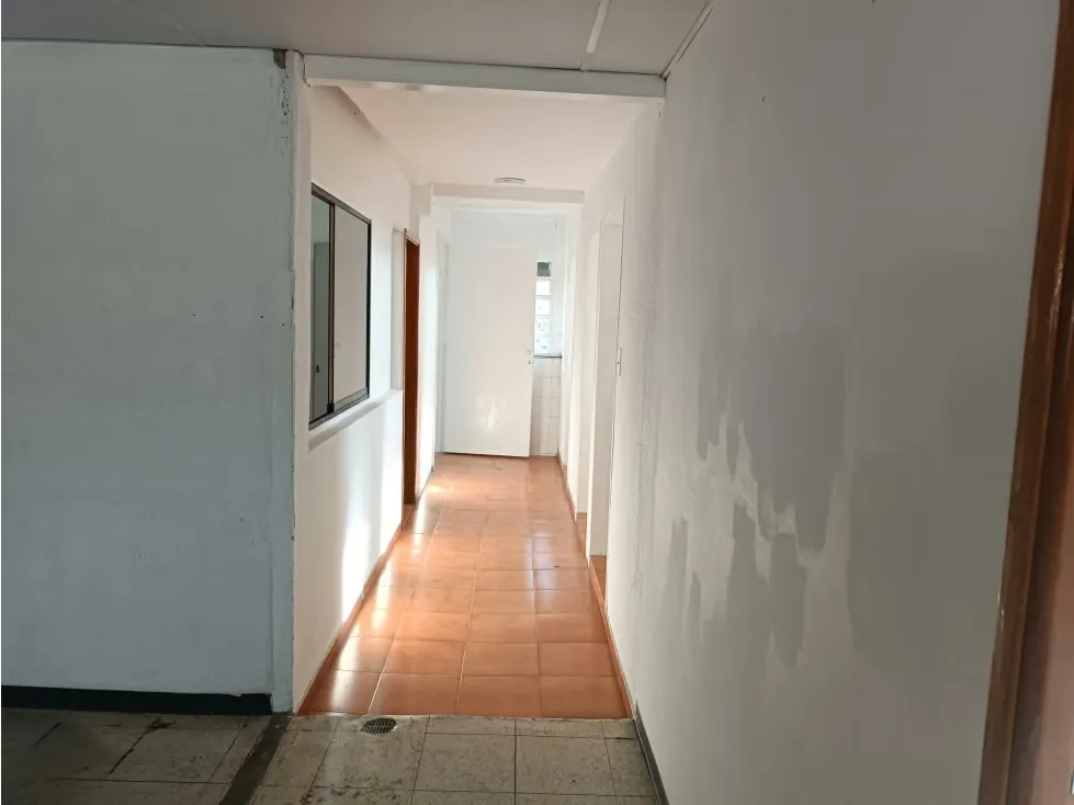 ALQUILO OFICINA LA URBINA DE 150M2 2 BAÑOS 2 P/E - 15