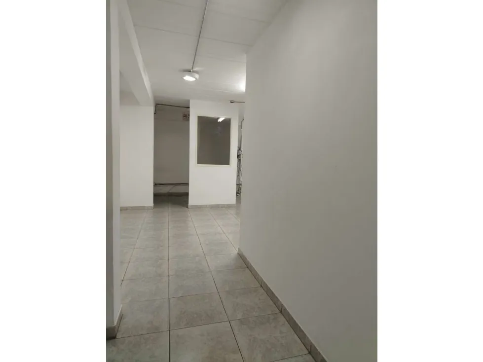 Alquilo local 120m2 Monte Cristo 7218 - 15