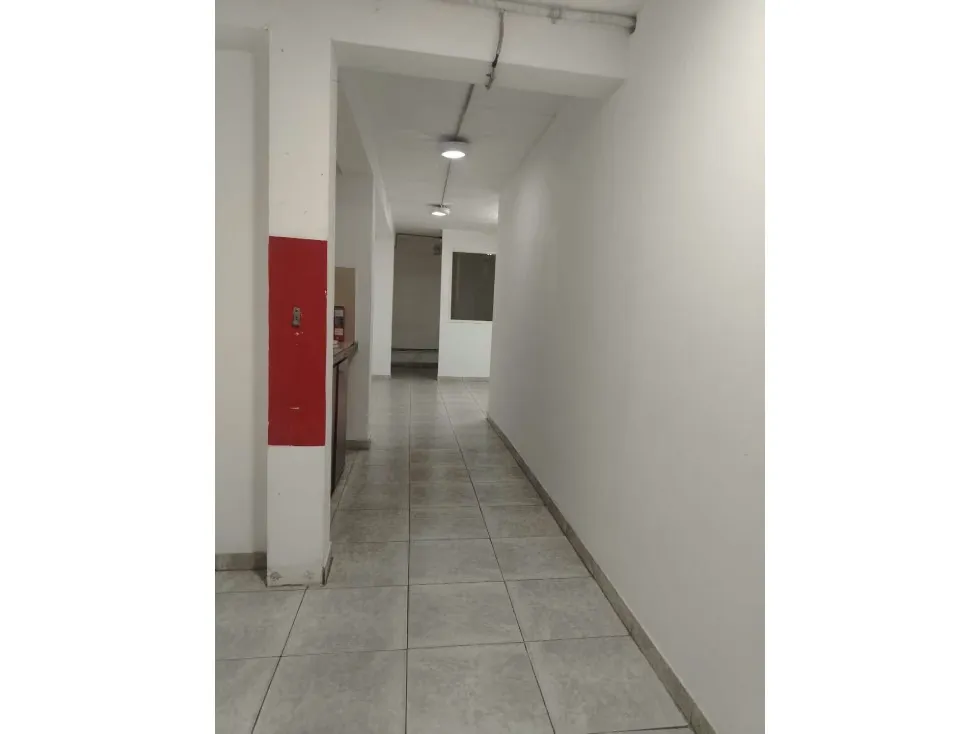Alquilo local 120m2 Monte Cristo 7218 - 4