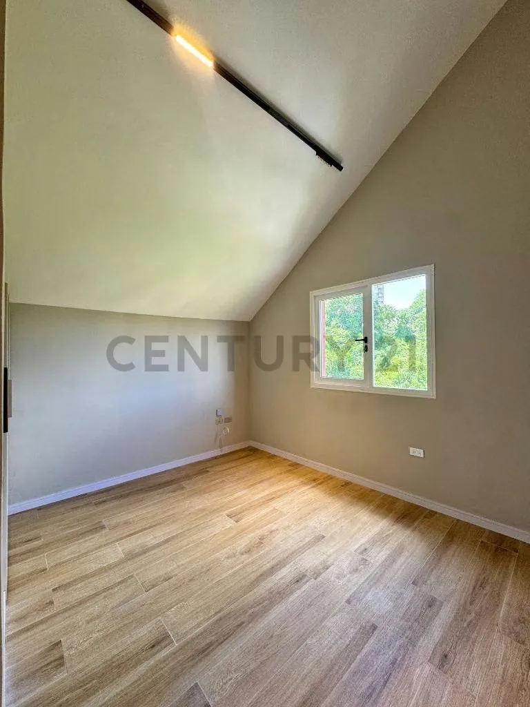 En Venta PH en La Alameda - 11