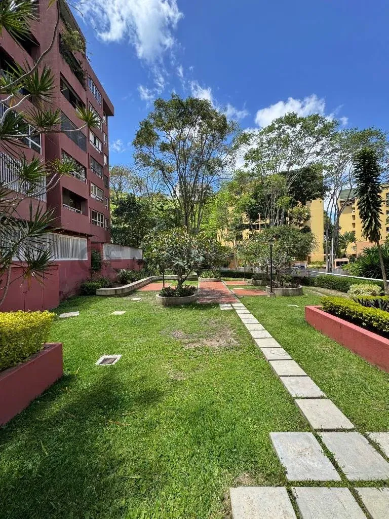 En Venta PH en La Alameda - 12