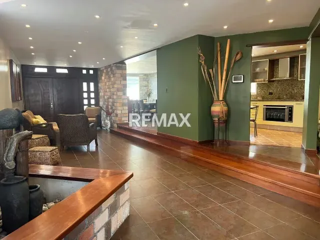 VENTA DE CASA EN COLINAS DE SANTA MÓNICA, - 2
